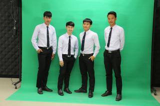 18. [20/08/60] ภาพถ่ายตัวแทนนายแบบและนางแบบนักศึกษาโปรแกรมวิชาการประถมศึกษา เพื่องานประชาสัมพันธ์โปรแกรมวิชาฯ ณ ห้องปฏิบัติการสตูดิโอ ชั้น 4 อาคารนวัตกรรมการศึกษา