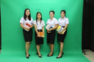 23. [20/08/60] ภาพถ่ายตัวแทนนายแบบและนางแบบนักศึกษาโปรแกรมวิชาการประถมศึกษา เพื่องานประชาสัมพันธ์โปรแกรมวิชาฯ ณ ห้องปฏิบัติการสตูดิโอ ชั้น 4 อาคารนวัตกรรมการศึกษา