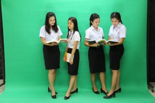 25. [20/08/60] ภาพถ่ายตัวแทนนายแบบและนางแบบนักศึกษาโปรแกรมวิชาการประถมศึกษา เพื่องานประชาสัมพันธ์โปรแกรมวิชาฯ ณ ห้องปฏิบัติการสตูดิโอ ชั้น 4 อาคารนวัตกรรมการศึกษา