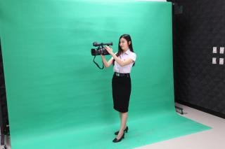 26. [20/08/60] ภาพถ่ายตัวแทนนายแบบและนางแบบนักศึกษาโปรแกรมวิชาการประถมศึกษา เพื่องานประชาสัมพันธ์โปรแกรมวิชาฯ ณ ห้องปฏิบัติการสตูดิโอ ชั้น 4 อาคารนวัตกรรมการศึกษา