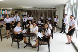 30. [20/08/60] ภาพถ่ายตัวแทนนายแบบและนางแบบนักศึกษาโปรแกรมวิชาการประถมศึกษา เพื่องานประชาสัมพันธ์โปรแกรมวิชาฯ ณ ห้องปฏิบัติการสตูดิโอ ชั้น 4 อาคารนวัตกรรมการศึกษา