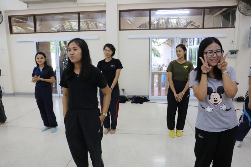 4. [19/10/60] นักศึกษาการประถมศึกษา รหัส 57 ซ้อมรำชุดการแสดงระบำชากังราวโดย ผศ.เยาวลักษณ์ ใจวิสุทธิ์หรรษา เนื่องในวันงานพระราชพิธีถวายพระเพลิงพระบรมศพพระบาทสมเด็จพระปรมินทรมหาภูมิพลอดุลยเดช ในวันที่ 26 ต.ค.60 ณ บริเวณที่ว่าการอำเภอเมือง จ.กพ.