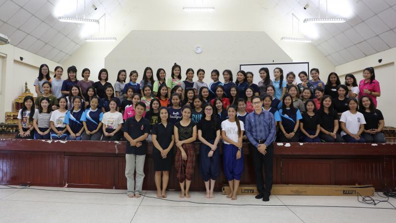 นักศึกษาการประถมศึกษา รหัส 57 ซ้อมรำชุดการแสดงระบำชากังราวโดย ผศ.เยาวลักษณ์ ใจวิสุทธิ์หรรษา เนื่องในวันงานพระราชพิธีถวายพระเพลิงพระบรมศพพระบาทสมเด็จพระปรมินทรมหาภูมิพลอดุลยเดช ในวันที่ 26 ต.ค.60 ณ บริเวณที่ว่าการอำเภอเมือง จังหวัดกำแพงเพชร