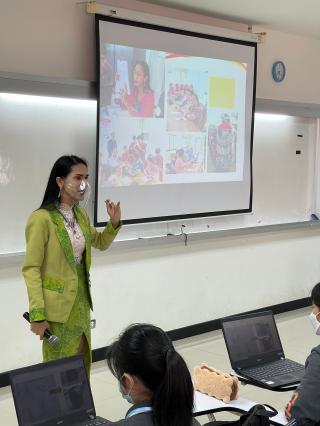 10. กิจกรรมการพัฒนาทักษะการทำวิจัยโดยใช้ชุมชนเป็นฐานและการพัฒนาชุมชน  ของนักศึกษาโครงการครูรัก(ษ์)ถิ่น (ฝึกอบรม)