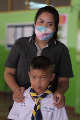 20. กิจกรรมการพัฒนาทักษะวิชาชีพครูในพื้นที่ห่างไกล (ช่างตัดผม) และการลงพื้นที่ฝึกตัดผมในโรงเรียนพื้นที่บริการของมหาวิทยาลัย