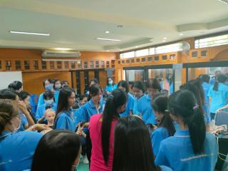 49. กิจกรรมการพัฒนาทักษะวิชาชีพครูในพื้นที่ห่างไกล (ช่างตัดผม) และการลงพื้นที่ฝึกตัดผมในโรงเรียนพื้นที่บริการของมหาวิทยาลัย