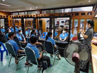 55. กิจกรรมการพัฒนาทักษะวิชาชีพครูในพื้นที่ห่างไกล (ช่างตัดผม) และการลงพื้นที่ฝึกตัดผมในโรงเรียนพื้นที่บริการของมหาวิทยาลัย