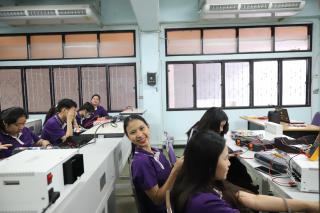 77. การอบรมเชิงปฏิบัติการ "ช่างไฟฟ้าเบื้องต้นสำหรับครูในโรงเรียนพื้นที่ห่างไกล และการบูรณาการเรียนการสอนสาระการเรียนรู้วิทยาศาสตร์”  วันที่ 27 มีนาคม 2566