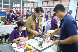 88. การอบรมเชิงปฏิบัติการ "ช่างไฟฟ้าเบื้องต้นสำหรับครูในโรงเรียนพื้นที่ห่างไกล และการบูรณาการเรียนการสอนสาระการเรียนรู้วิทยาศาสตร์”  วันที่ 27 มีนาคม 2566