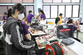 91. การอบรมเชิงปฏิบัติการ "ช่างไฟฟ้าเบื้องต้นสำหรับครูในโรงเรียนพื้นที่ห่างไกล และการบูรณาการเรียนการสอนสาระการเรียนรู้วิทยาศาสตร์”  วันที่ 27 มีนาคม 2566