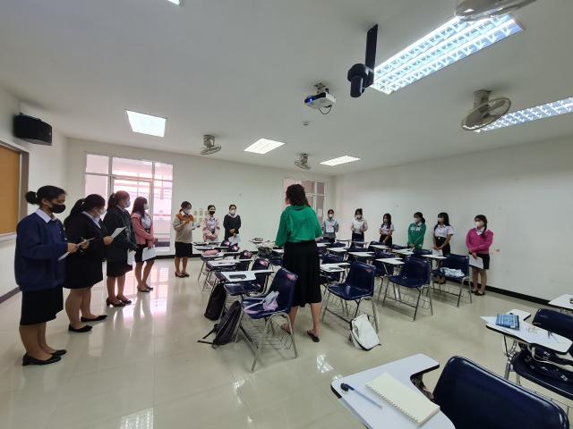 4. 20.11.2566 เรียนรู้กับครูอังกฤษในรายรายวิชาภาษาอังกฤษเพื่อการสื่อสาร นศ.ปี3 เทอม2.66